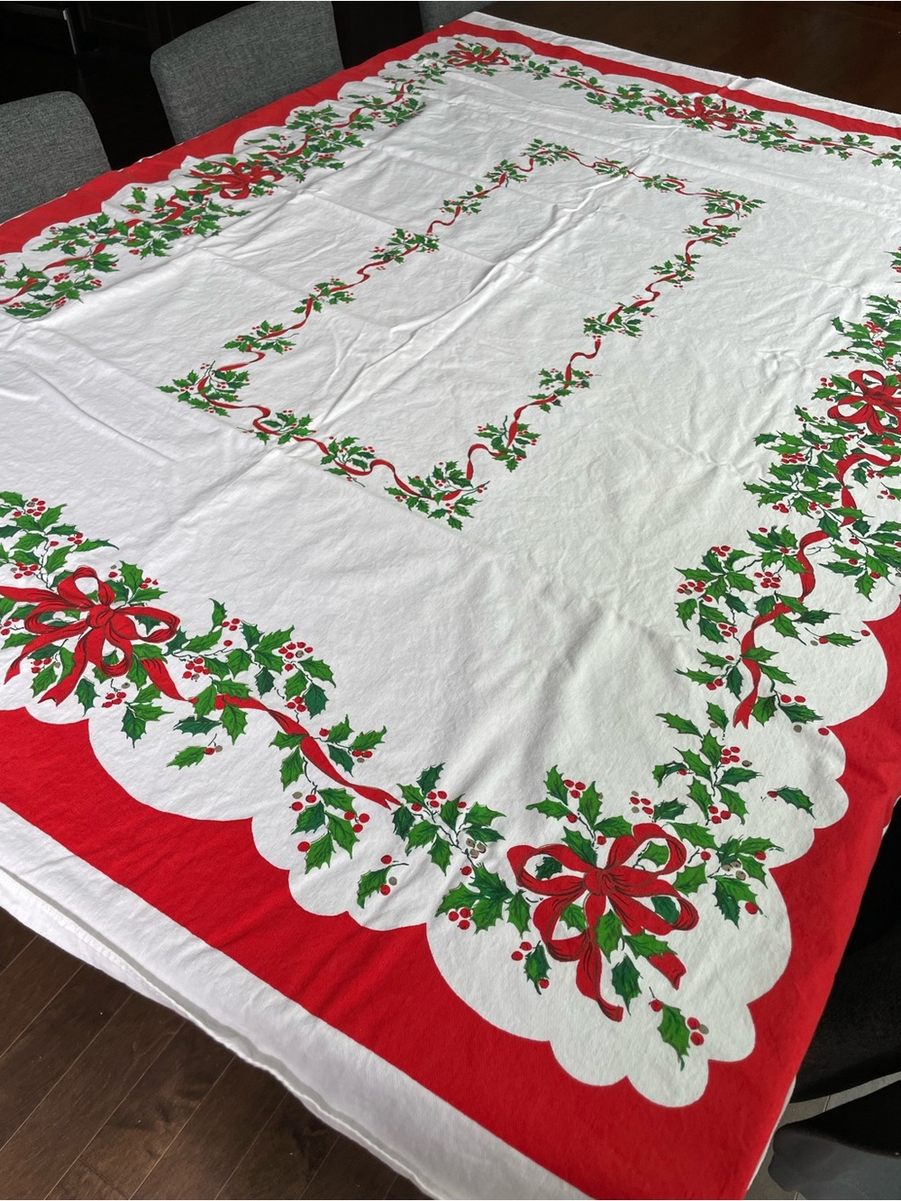 Vintage Festive Red & Green Holly Christmas Tablecloth 63x50